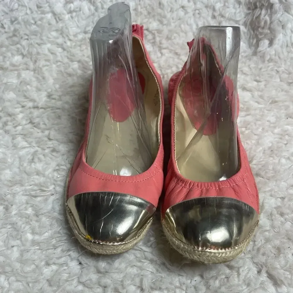 Nine West leather Coral and gold cap round toe slip on flats espadrilles SZ8.5 M